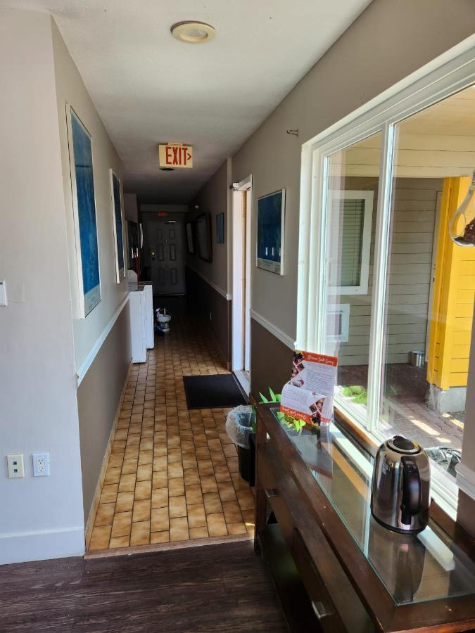 Grantview Inn Surrey Extérieur photo